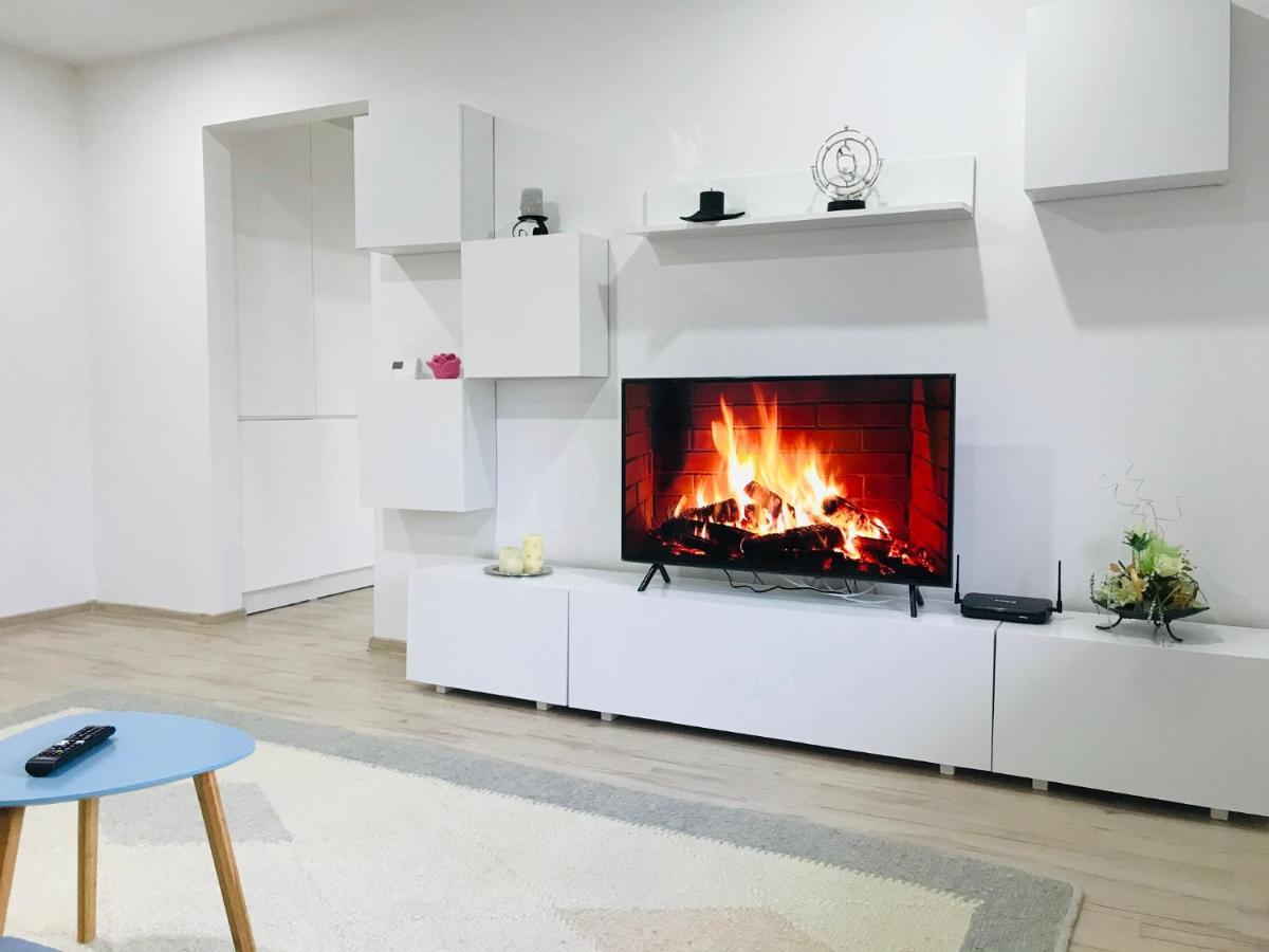 Comfy Apartment - Free Private Parking,Ac,Wi-Fi Carei Εξωτερικό φωτογραφία