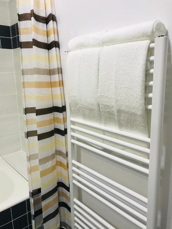 Comfy Apartment - Free Private Parking,Ac,Wi-Fi Carei Εξωτερικό φωτογραφία