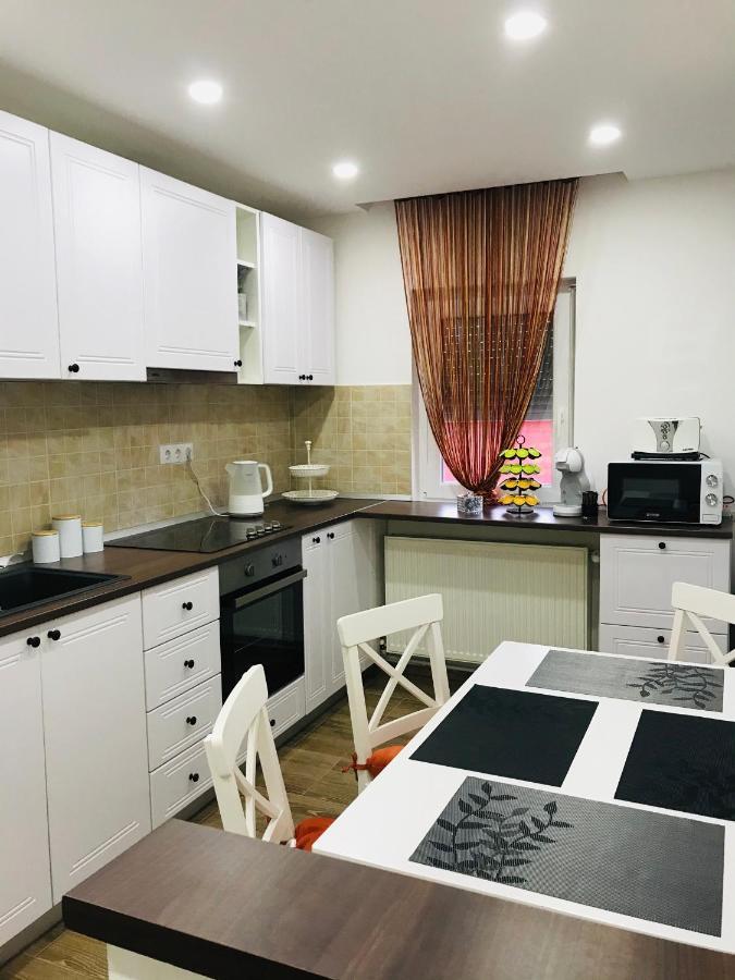 Comfy Apartment - Free Private Parking,Ac,Wi-Fi Carei Εξωτερικό φωτογραφία